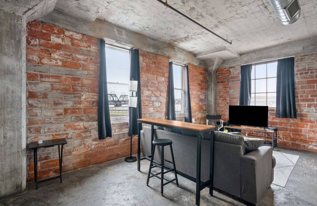 The Nelson Lofts - Unit 1 (1 BR)