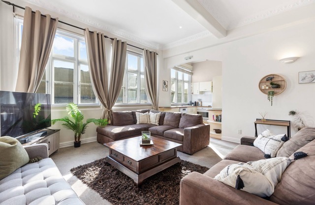 Central, Sunny & Spacious