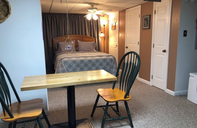 The Nesting Place in the Pocono’s LLC Peaceful private country studio apartment