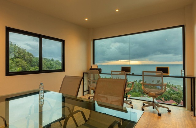 La villa d'architecte de luxe ,4 BR, Haad Yao ,une vue imprenable sur la mer