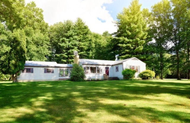 The Nut House- Newly Renovated in Peaceful Setting