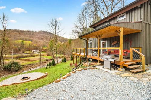 The Nuthouse on Squirrel Creek Ski, Hike and Fish