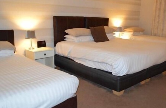 The Oaks Hotel