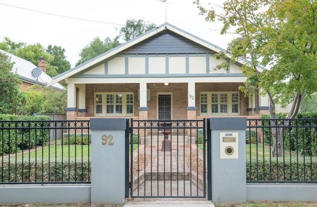 The Oaks on March | Stunning & Elegant CBD Home