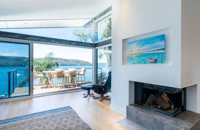 The Oasis- Luxe Waterfront Home with Private Jetty