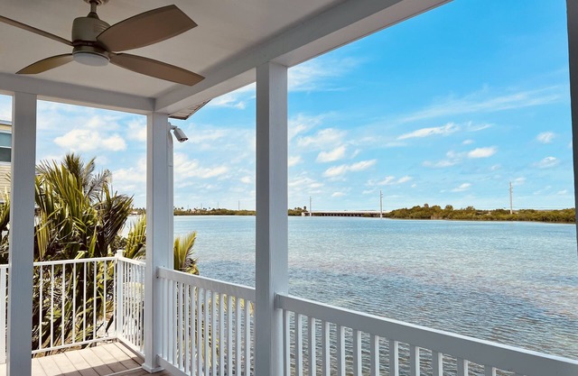The oasis-waterfront house