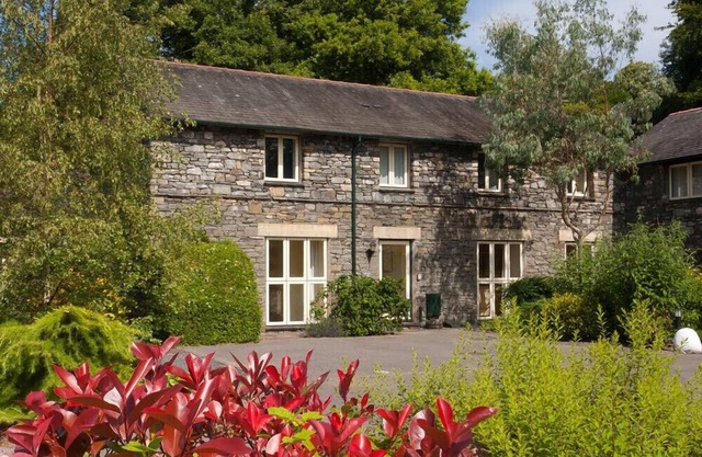 THE OLD BARN, family friendly, with a garden in Ambleside