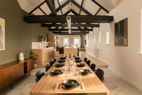 The Old Dairy Barn - Stunning Rural Retreat