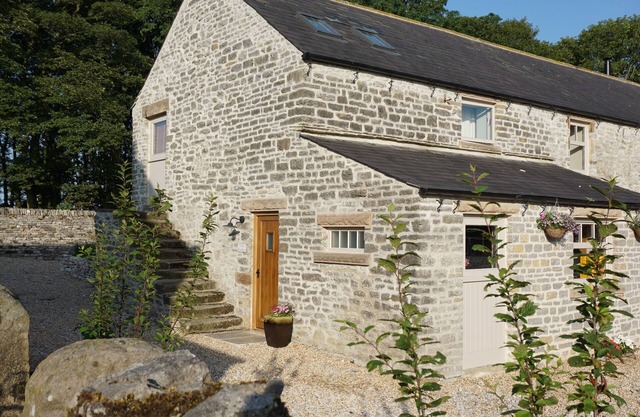 Ferme en pierre convertie de 2 chambres, caractère époustouflant, vues et emplacement