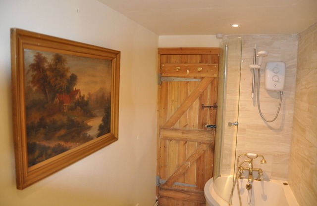 The Old Farmhouse Inn B & B