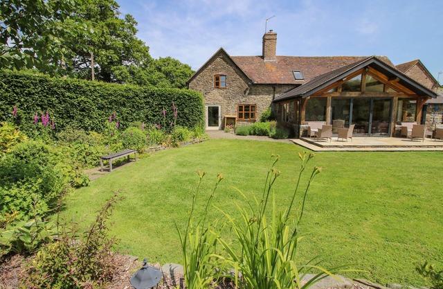 The Old Farmhouse, WESTHOPE
