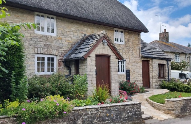 The Old Post Office, annex with bedroom, onsuite and lounge with kitchenette.