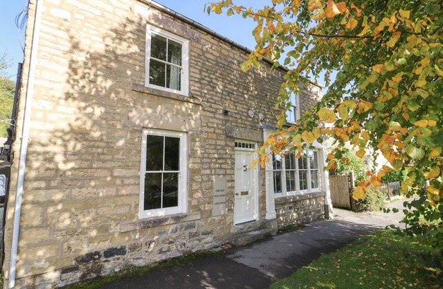 THE OLD POST OFFICE, family friendly, with open fire in Ampleforth