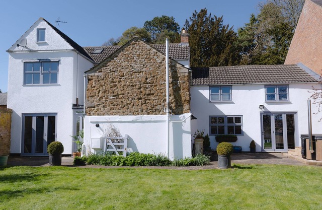 The Old Sweet Shop, 4 BDR House