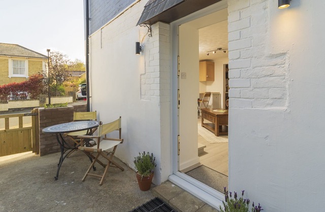 The Old Village Flat - a flat that sleeps 2 guests in 1 bedroom