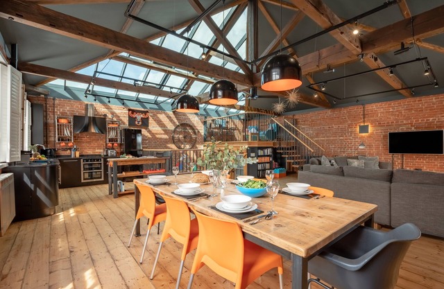 The Old Warehouse - Trois Chambres Maison, Couchages 6