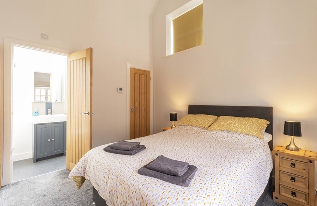 Cottage-Douche-The Olde Coach House