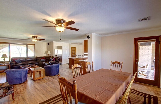 The Orchard House - une propriété unique de 2 1/2 acres Spécial mensuel 3000 $