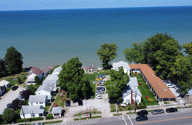 Uncle Toms Cottages