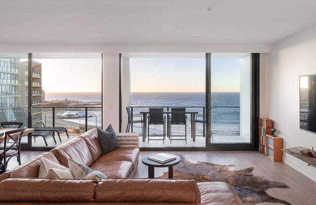 The Outlook - 3 bedroom apartment overlooking Newcastle Beach