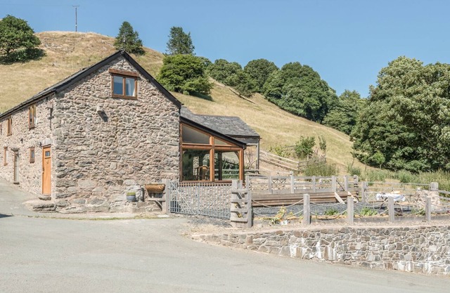 The Owl House, LLANFIHANGEL