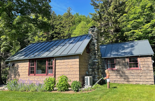 The Owls Nest-A quaint cabin in the woods of VT-Near Bromley, Magic & Stratton