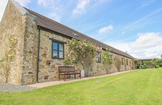 THE PARK, family friendly, luxury holiday cottage in Craven Arms