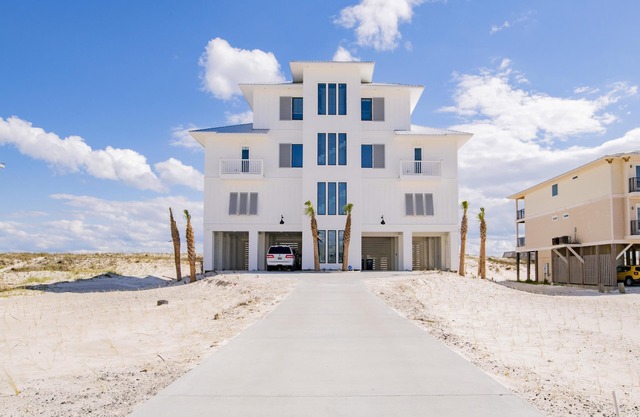 "The Pearl" NOUVELLE maison avec piscine chauffée, 12 chambres / 12. 5bath, Sleeps 38, ascenseur