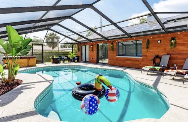 The Pelican/ Pool/ Hot tub/ Game room