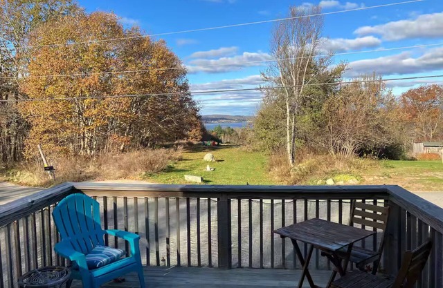 The Penobscot River Guesthouse - A Charming space with AC/Wifi/Riverview&access