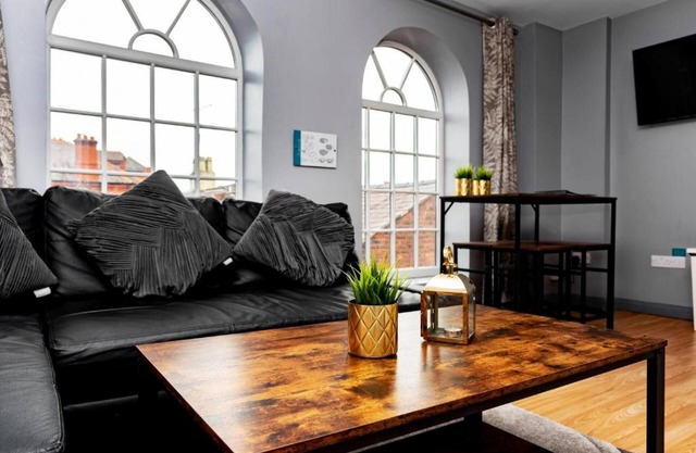 The Penthouse Gathering Wrexham - Town Centre - Sleeps Up To 16