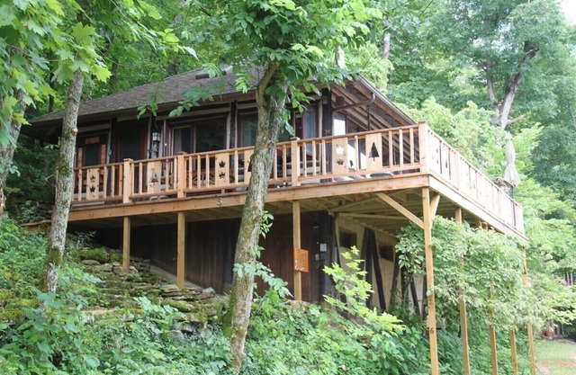 The Perch Cabin 6, Lake Lucerne Historic Cabin