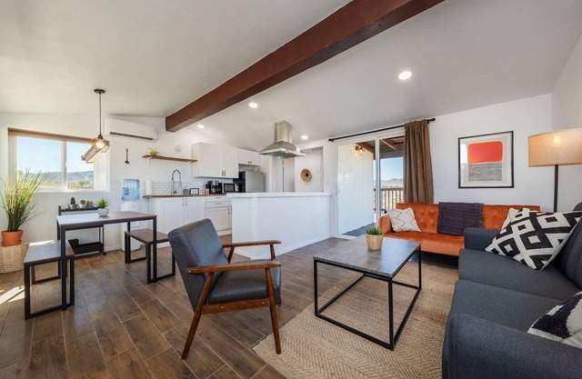 The Perch - Cozy Joshua Tree Retreat + Hot Tub