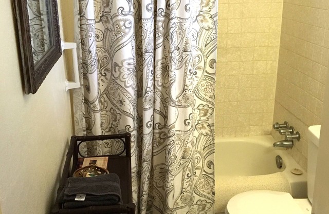 The Perfect Hidden Getaway! Espace inspirant pour les écrivains et les artistes!