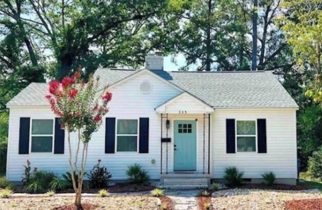 The Pet Friendly Port House with a Fully Fenced in Back Yard!!