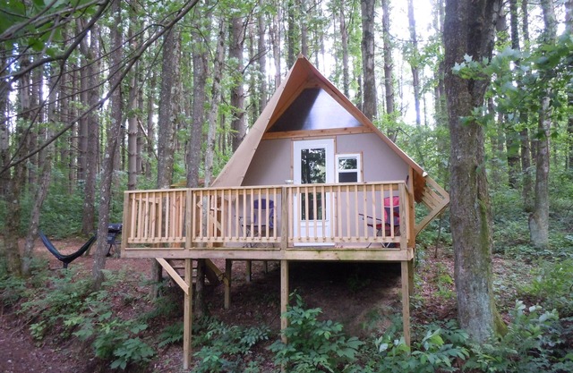 La cabine Glamping Duck Nest au lac Dragonfly * Nouvelle inscription *
