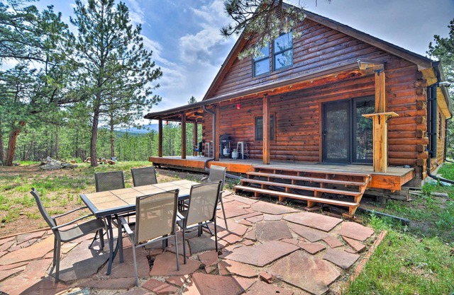 The ‘Pinecone Palace’ w/ Hiking Trail Access!