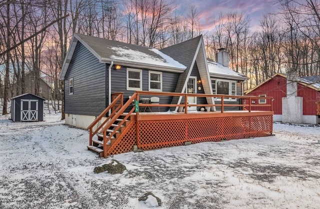 The Pines Cozy Arrowhead Lake Escape With Pools and Outdoor Adventures