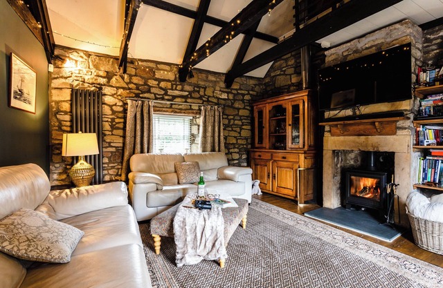 THE POACHERS POCKET, pet friendly, with open fire in Whittingham