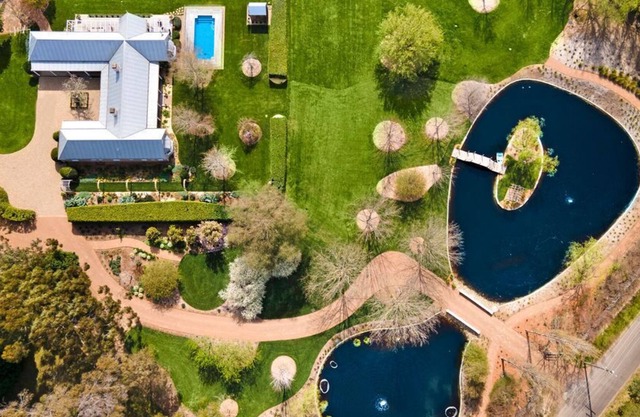 The Ponds, country views as far as the eye can see 10 minutes to Bowral