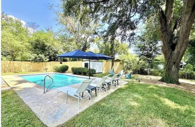 The Poolside Paradise Retreat