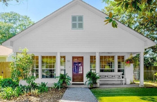The Porch House off Front Beach