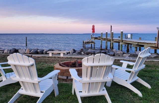 Potomac Waterfront with Million-dollar view. 3-bedroom in charming with AC WiFi
