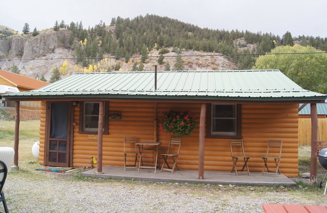Primrose Cabin - Cozy Cabin with Mountian Views