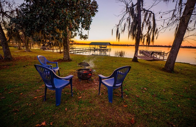 Le "Q'whack Shack" sur le magnifique lac Seminole avec quai et stockage de bateaux