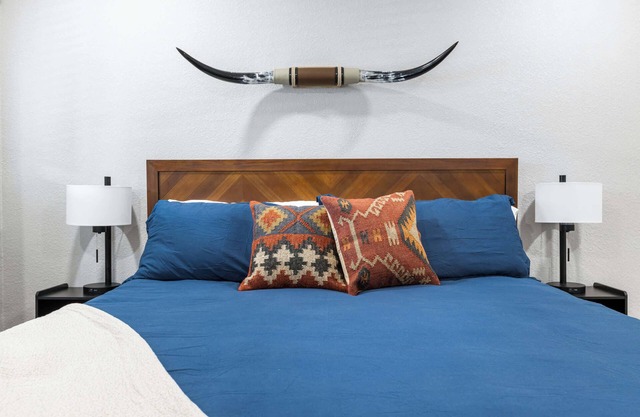 The Rae | Sequoia Motel RM 5