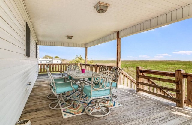 The Rainbow · The getaway vacation house w/ boat parking & wifi