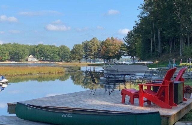 The Red Door Cottage on Big Star Lake, Sleeps 10!