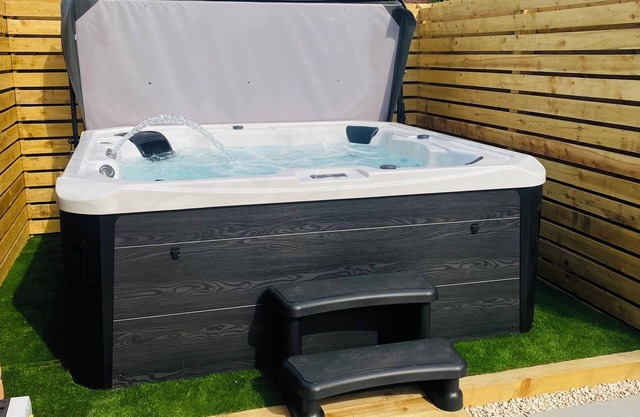 The Red Lodge Annexe One bedroom rental with private hot tub.