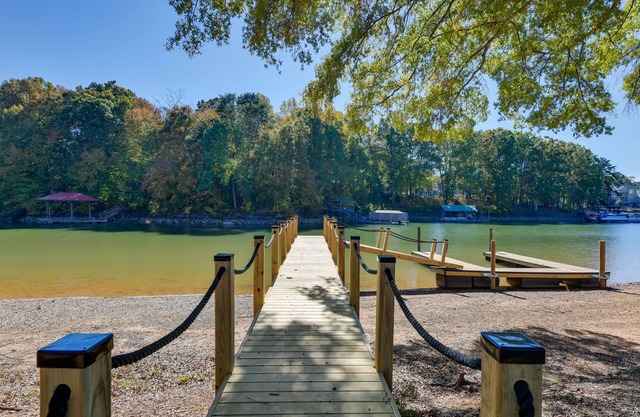 The Retreat at Lake Norman: Boat Dock & Pool!